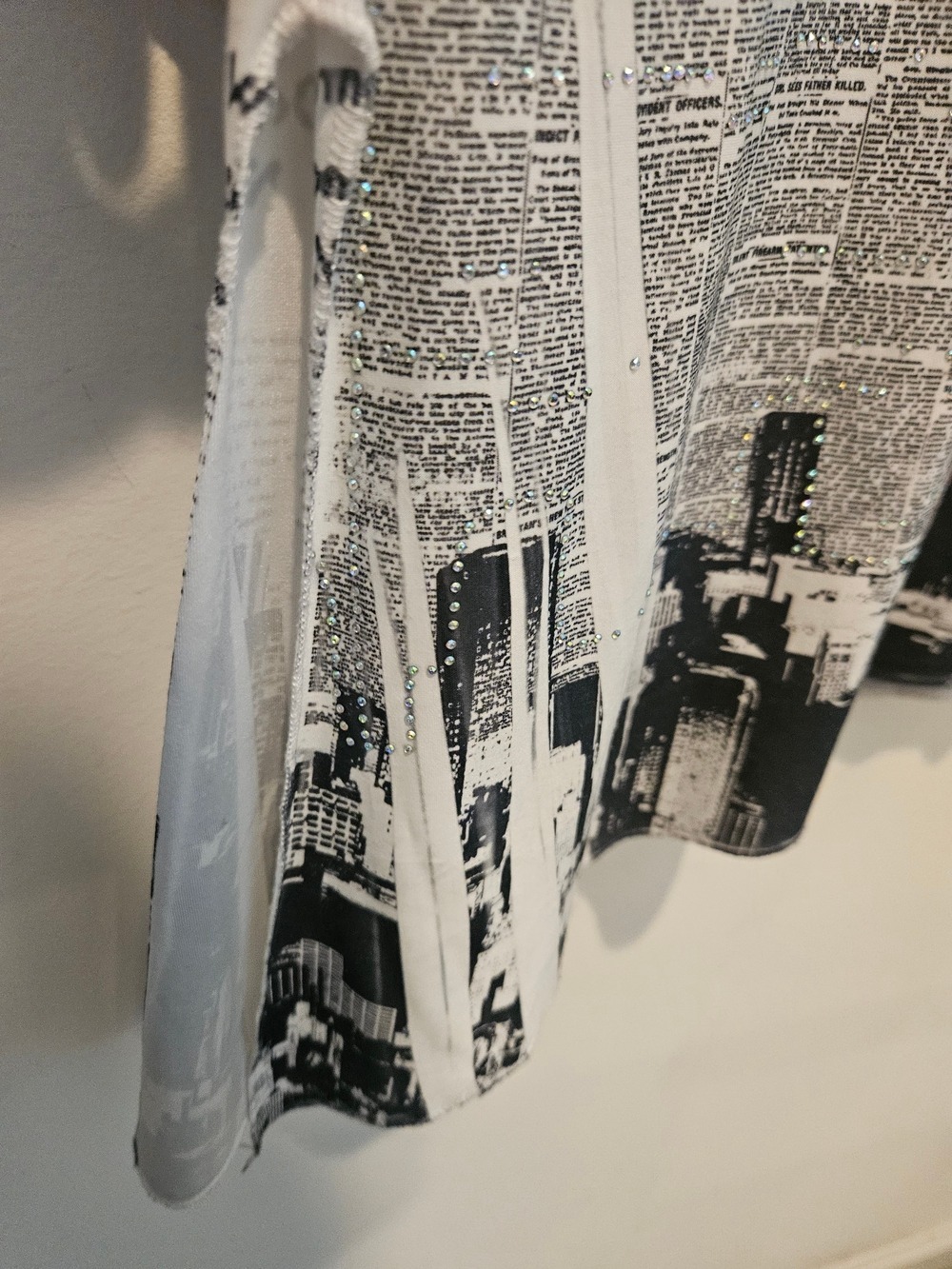 Pretty Womam New York Newspaper Print Tunic Top - Black & White Small - Picture 7 of 11